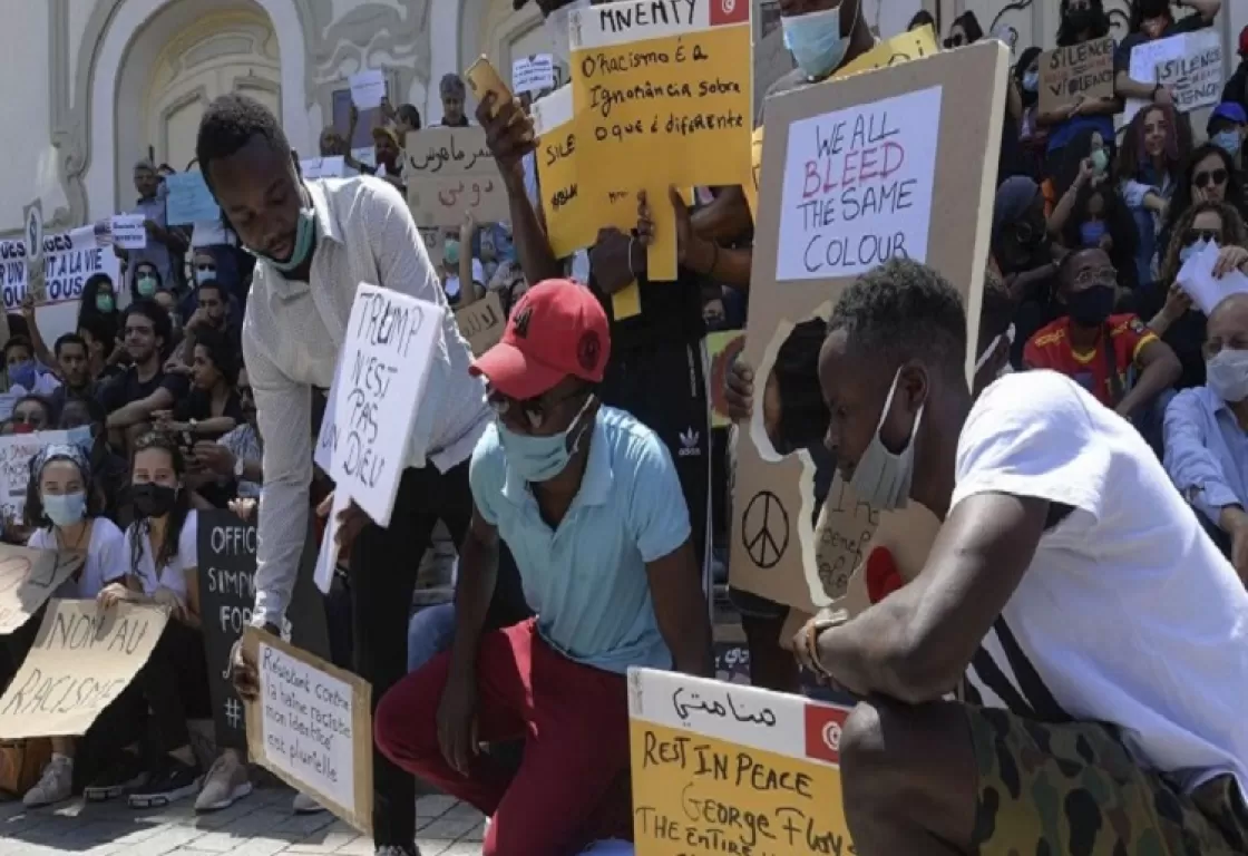 قتل وغضب ومواجهات... من يُحرّك ملف المهاجرين الأفارقة في تونس؟