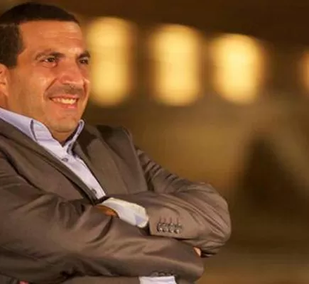 نشطاء التواصل الاجتماعي يشنون هجوماً على عمرو خالد بعد تخرج نجله... لماذا؟
