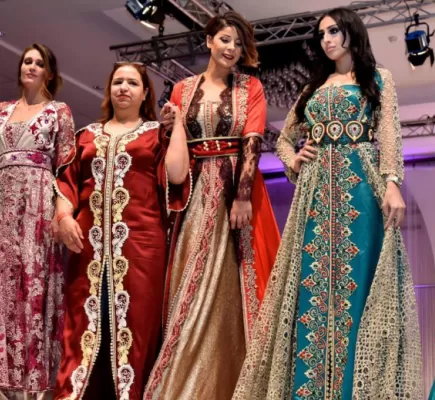 القفطان المغربي من زي خاص بالرجال إلى خطوط الموضة العالمية