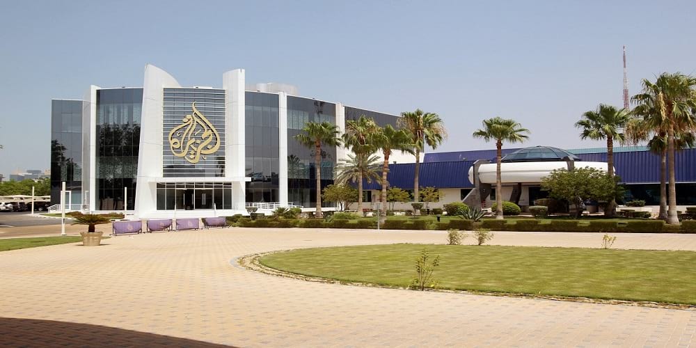 العلاقة القطرية الإخوانية..الدوحة تسلم الإخوان ملف الدعاية الإعلامية لسياستها