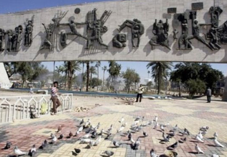 يسرد نصب الحرية في ساحة التحرير تاريخ العراق بأسلوب رمزي