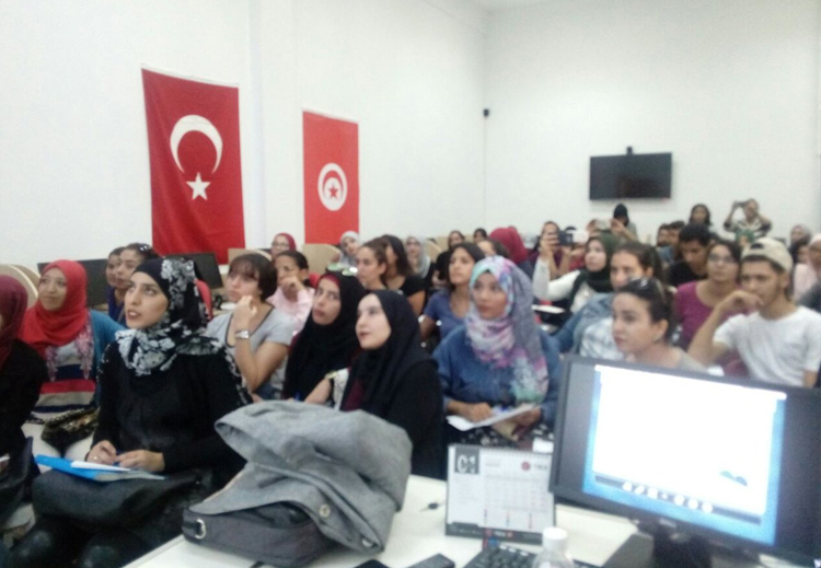 أثارت برمجة تدريس اللغة التركية بالمعاهد الثانوية التونسية جدلاً واسعاً