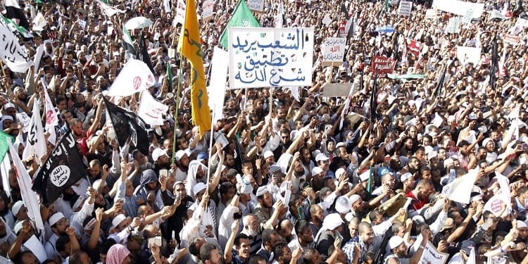 المطلوب من الحركات الإسلامية أن توضح مواقفها من الديمقراطية