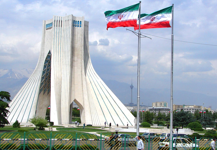 تمنع السلطات بناء أي مسجد للسنة، في العاصمة الإيرانية، طهران
