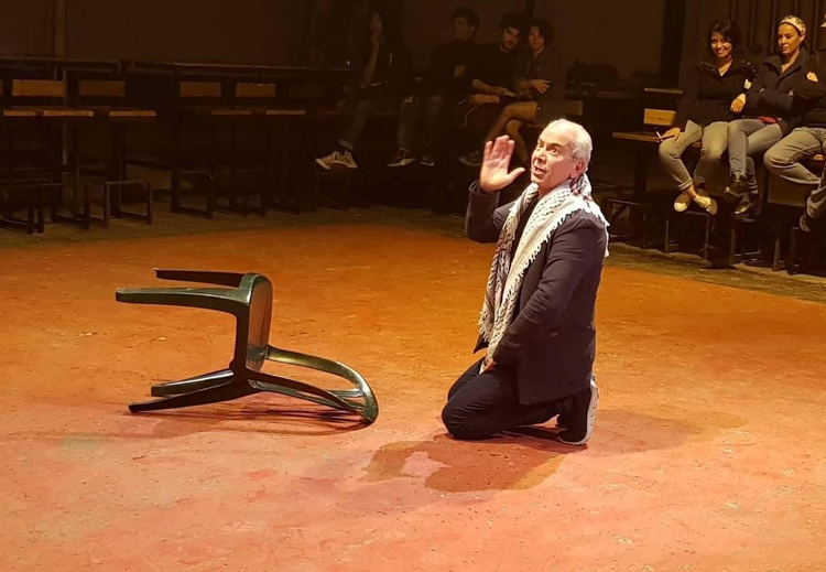 المخرج الأردني غنّام غنّام مخرج مسرحية ليلك ضحى