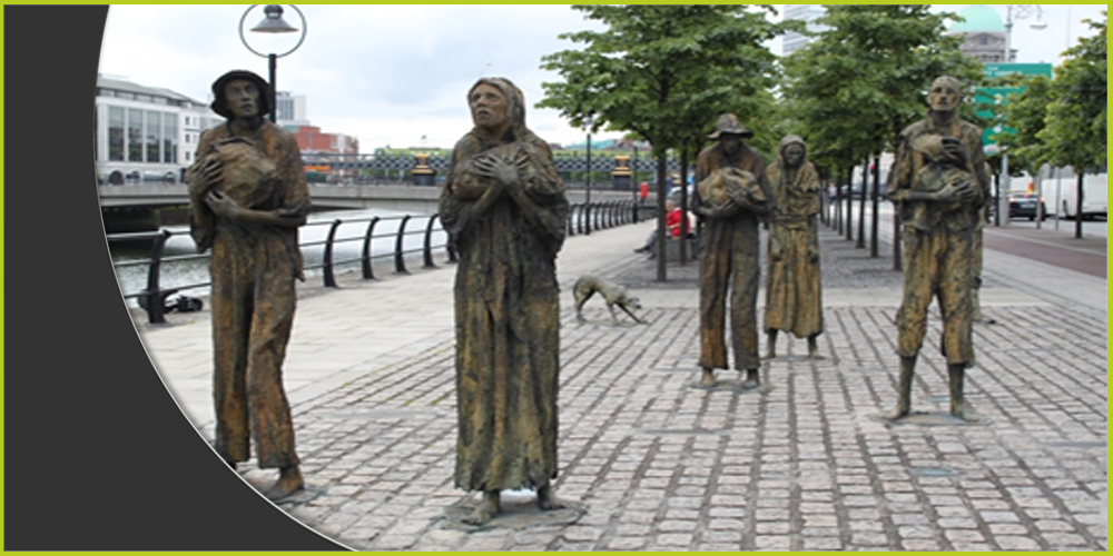 تماثيل في إيرلندا تجسّد فلاحين يحملون محاصيل البطاطا الفاسدة
