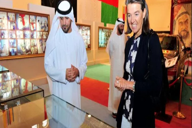  السفيرة البلجيكية مينيور في أحدى الفعاليات بدولة الإمارات العربية المتحدة (الإنترنت)