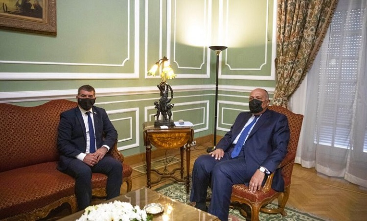  وزير الخارجية الإسرائيلي أشكنازي خلال لقائه وزير الخارجية المصري سامح شكري