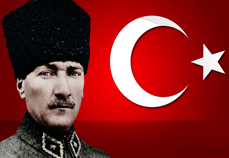 لا يزال الأتراك يتوقّفون لمدّة دقيقة في الحادي عشر من تشرين الثّاني من كلّ عام لإحياء ذكرى وفاته