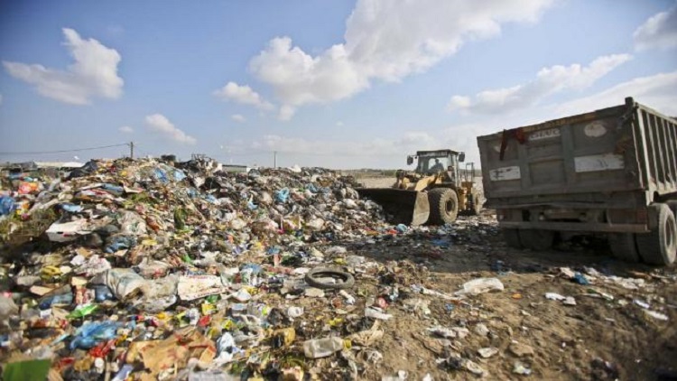 البلديات في قطاع غزة لا توجد لديها أيّة خطط للتعامل مع وضع النفايات في القطاع