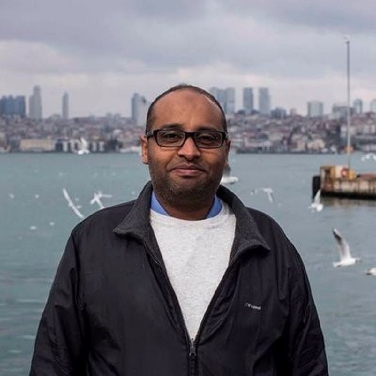 الصحفي الإريتري المتخصص في الشؤون الأفريقية عبد القادر محمد