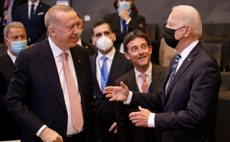 بايدن وأردوغان في لقاء على هامش اجتماع زعماء الناتو في بروكسل