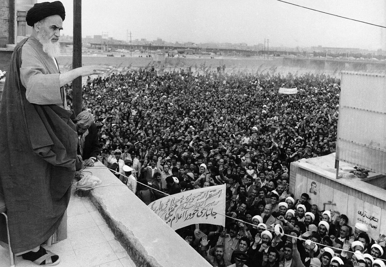 تأسّس المشروع الإيراني منذ ثورة الخميني على بناء الإمبراطورية الإسلامية الشيعية الفارسية.