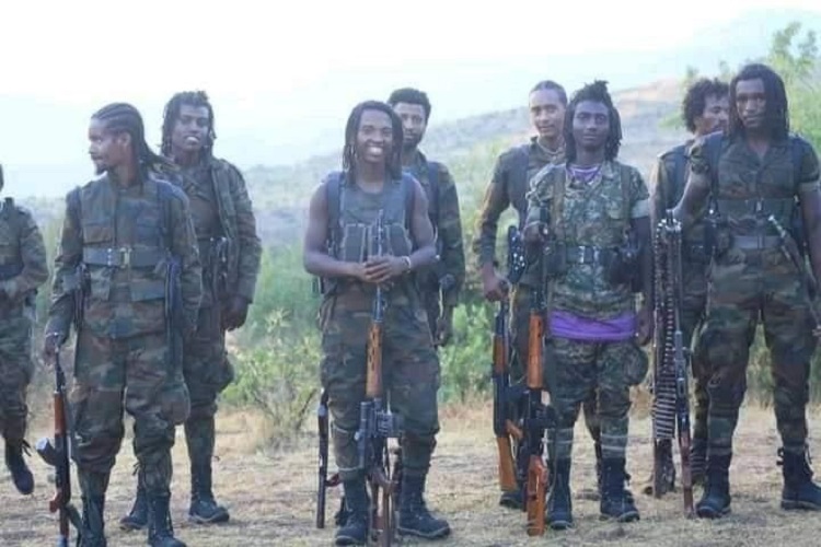 جنود يتبعون جيش تحرير أوروميا