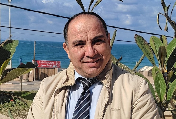 رئيس المعهد الوطني للتنمية للبيئة في غزة، د. أحمد حلس: هناك مجموعة كبيرة من المخاطر والأضرار التي تصيب الأشخاص المنقبين في أكوام القمامة