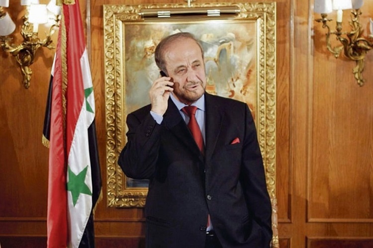 رأى النوري أنّ رفعت الأسد نهب بعلم شقيقه حافظ، البنك المركزي دون أيّ مساءلة قبل فراره إلى فرنسا عام 1984
