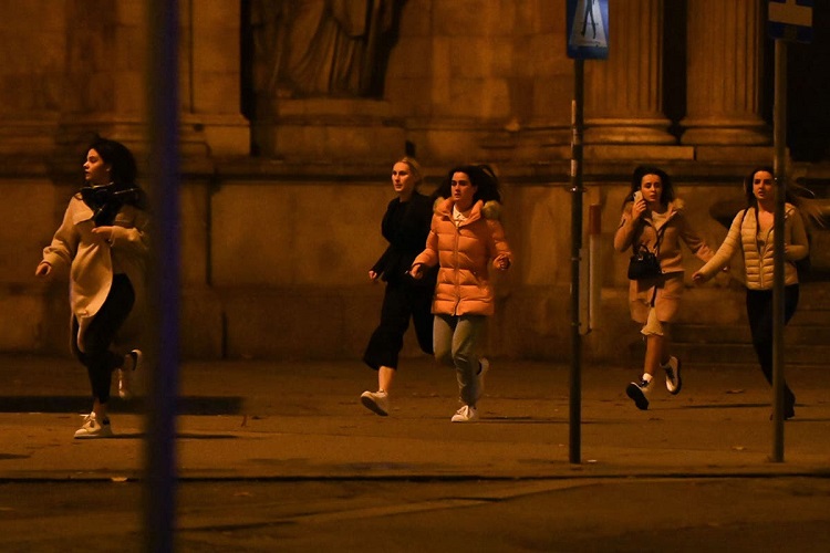 شهدت العاصمة النمساوية فيينا، مساء أول من أمس، هجوماً مسلحاً راح ضحيته أربعة أشخاص على الأقل
