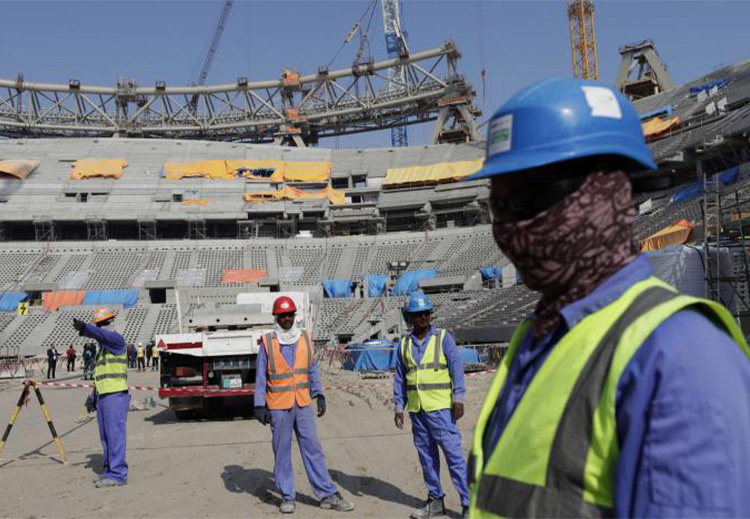 العمال تعرضوا لـ&quot;سلسلة من الانتهاكات&quot; في قطر