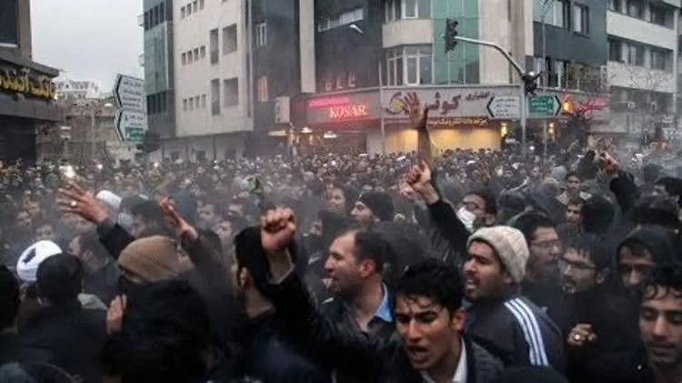 اتسعت الاحتجاجات المناهضة للنظام الإيراني في جميع أنحاء البلاد