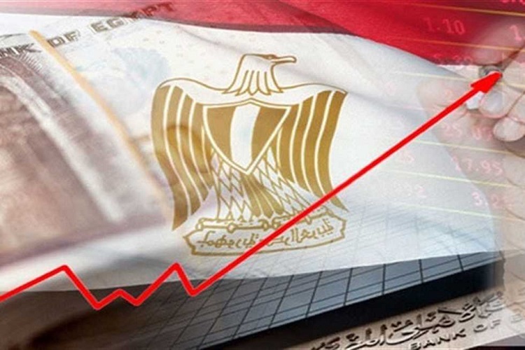 يشير البنك الدولي في تقريره إلى أنّ مصر ما تزال ماضية على المسار الصحيح لتحقيق معدل نمو أعلى في السنة المالية (2021/2022)