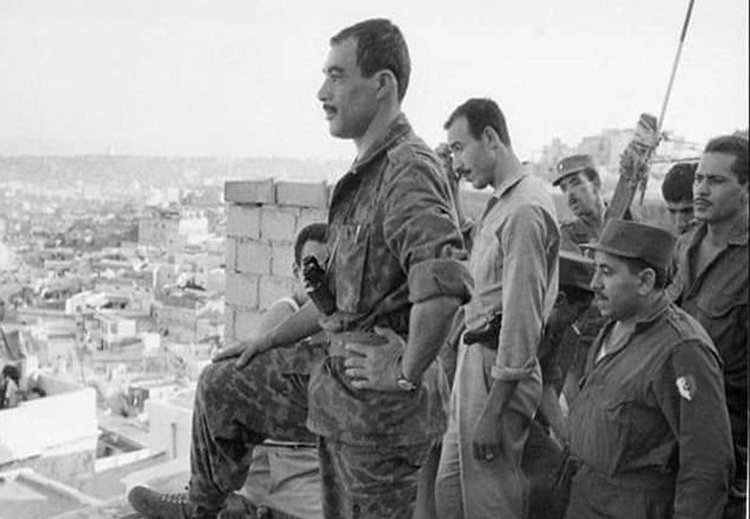 بدأ ياسف سعدي نشاطه السياسي مبكراً إذ شارك في المظاهرات التي نظمها حزب الشعب الجزائري في 1 أيار من العام 1945 