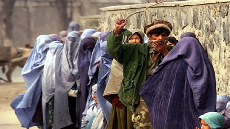عبّرت عدة دول ومنظمات في مقدمتها الأمم المتحدة عن غضبها إزاء القرارات المتكررة من جانب طالبان