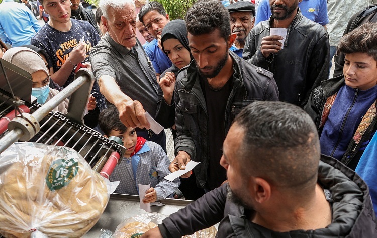 حدثت مشادات بين المواطنين ‏وأصحاب الأفران بسبب عدم توفر الخبز