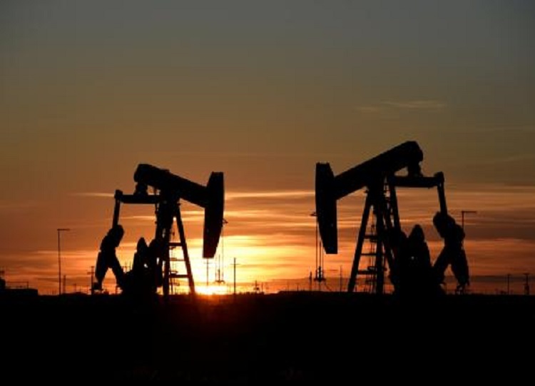  تلويح السعودية بخفض الإنتاج يشير إلى سعيها لوضع حدٍّ أدنى لسعر برميل النفط عند (100) دولار