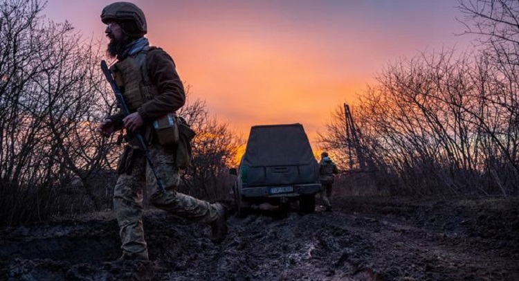 تحاول القوات الروسية في باخموت محاصرة القوات الأوكرانية المدافعة
