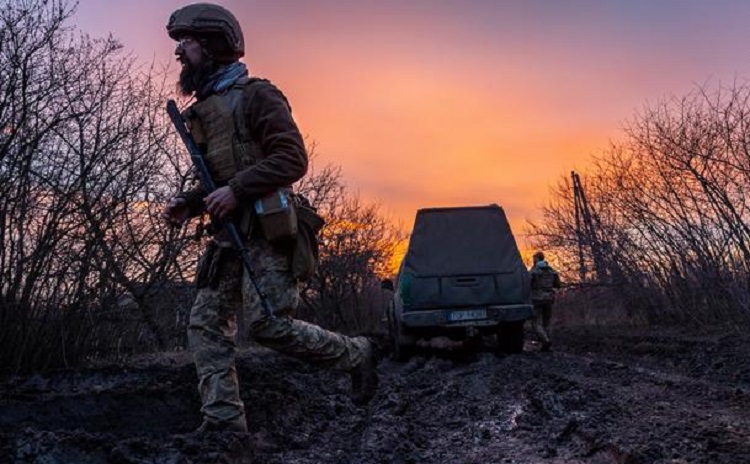 الجيش الأوكراني أعلن يوم الأحد الماضي أنّ قواته صدت أكثر من (130) هجوماً روسياً في يوم واحد حول باخموت