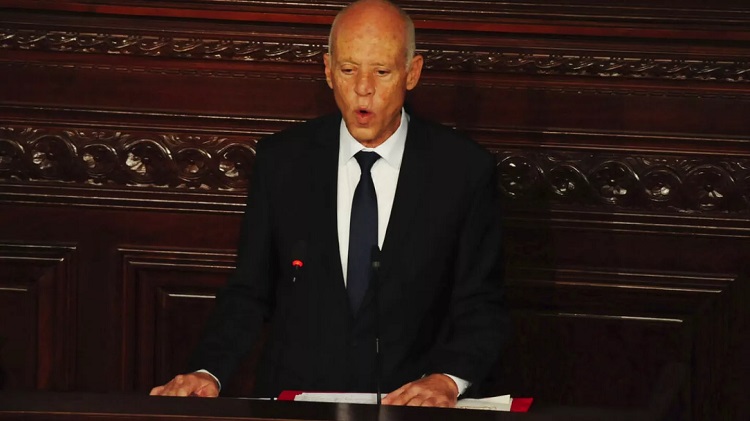 كان الرئيس قيس سعيّد قد حذّر مراراً نواب البرلمان من مغبة التنكر لمصالح الشعب التونسي
