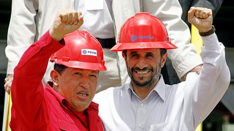 هوجو شافيز ومحمود أحمدي نجاد (رويترز)