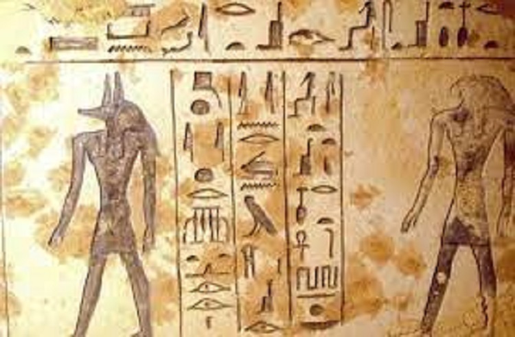 حرص شامبليون على نشر اكتشافاته ونقلها، وألّف قاموساً ووضع قواعد لغوية للكتابة الفرعونية