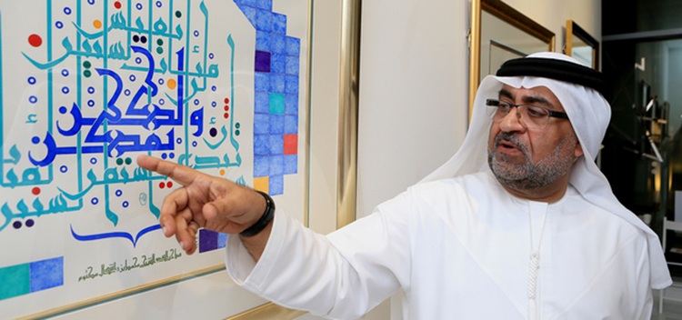 الخط لديه يتجاوز ضبط الحروف وتكوينها الهندسي إلى رحاب أوسع تشمل تاريخ الكتابة والهوية وحركة الثقافة بين المجتمعات