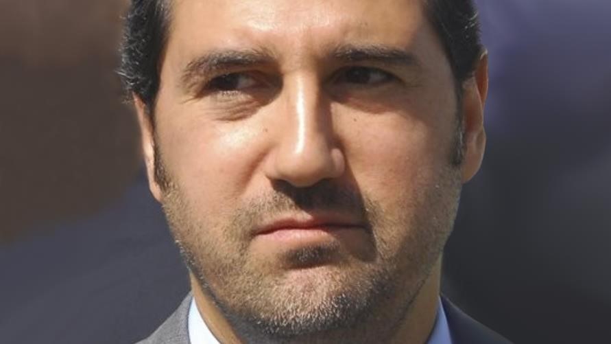 رامي مخلوف ابن خال الرئيس الأسد من أشهر الأمثلة على المستفيدين من التحوّلات الاقتصاديّة