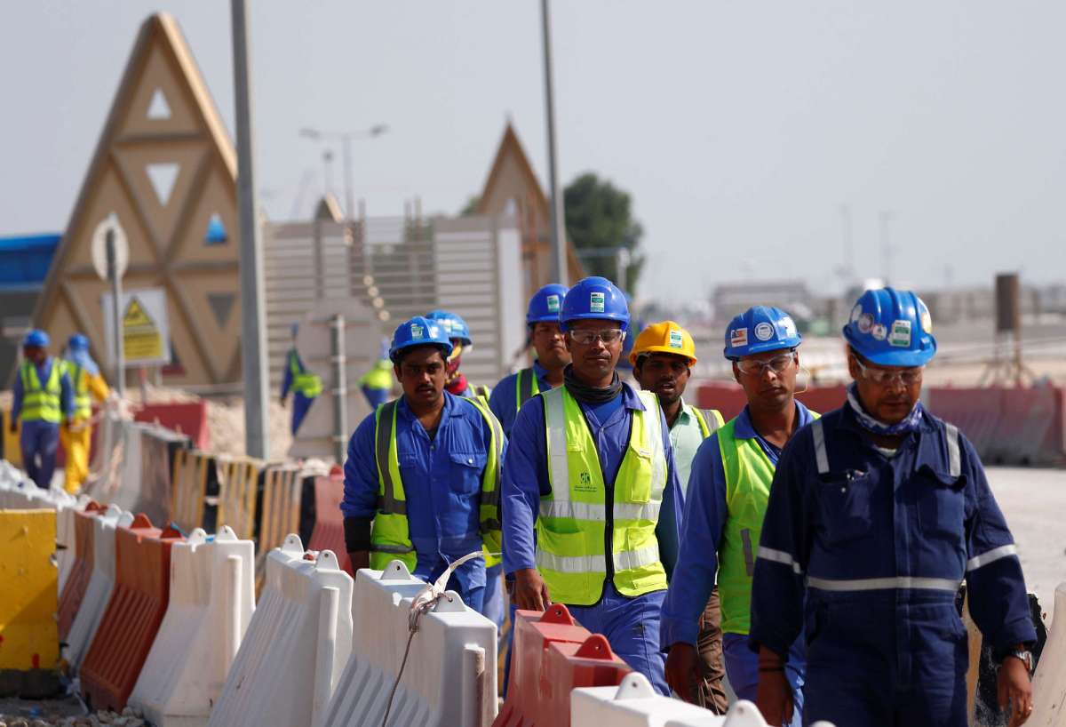 السلطات القطرية احتجزت العشرات من العمال المهاجرين وطردتهم الشهر الماضي