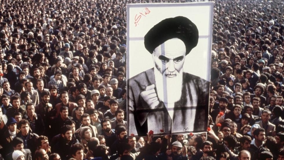 بدأت الولايات المتحدة فرض العقوبات من جانب واحد على إيران منذ العام 1979