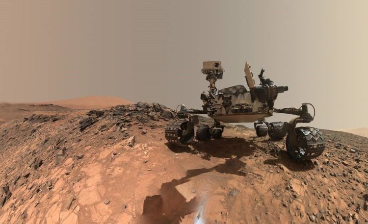 كيوريوسيتي تبحث عن حياة محتملة على المريخ