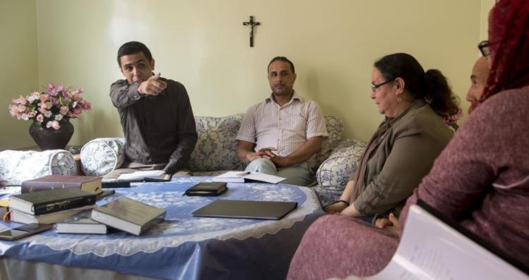 المسيحيون المغاربة يطالبون بحقهم في ممارسة شعائرهم الدينية 