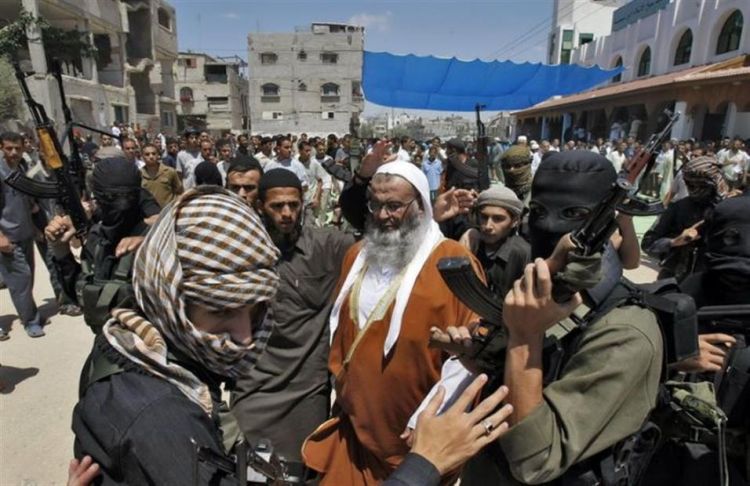ينتمي معظم أتباع هذه الجماعات لعناصر منشقَّة عن حركة حماس