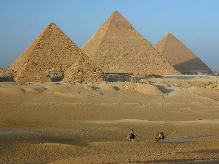 الأهرامات في مصر: صرح للأموات في قلب الحياة