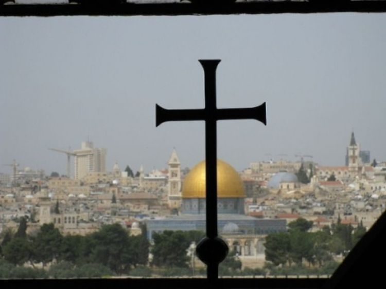 يمارس الاحتلال إجراءات عديدة لإفراغ القدس من سكانها المسيحيين