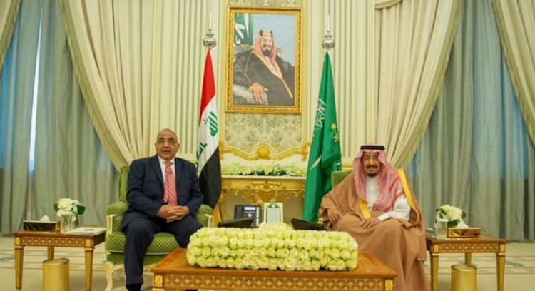 جانب من لقاء عبدالمهدي والملك سلمان في مدينة جدة