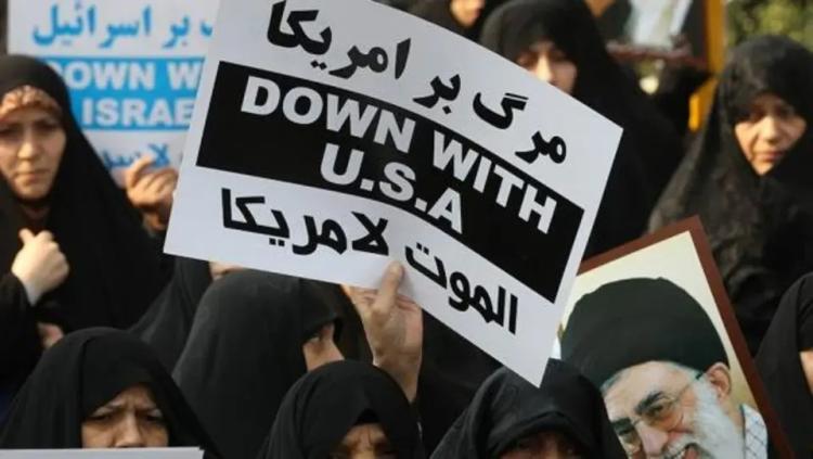 عززت شعارات مثل &quot;الموت لأمريكا&quot; من الرؤية لإيران باعتبارها حليفاً للقضايا العربية 