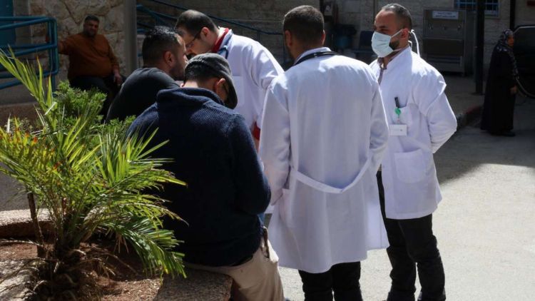 أعلنت الحكومة الفلسطينية، في 10 آذار (مارس) الجاري، ارتفاع معدلات الإصابة بفيروس كورونا