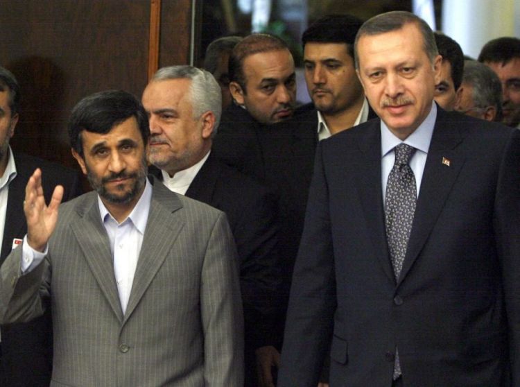 أردوغان وأحمدي نجاد في طهران عام 2010