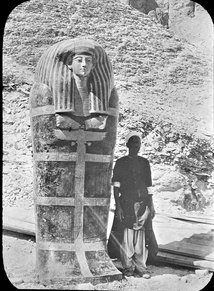 صورة من قبر يويا وقت اكتشافه 1905