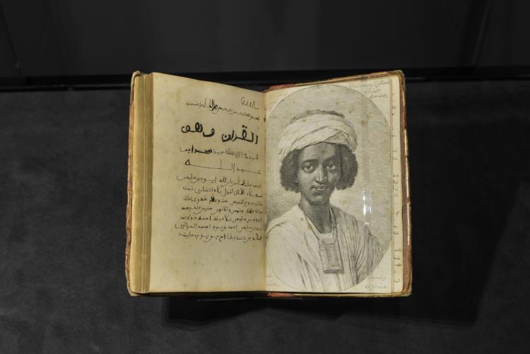 المسلمون كانوا أكثر تأهّلاً من غيرهم من الأفارقة المستعبدين دراية بالقراءة والكتابة