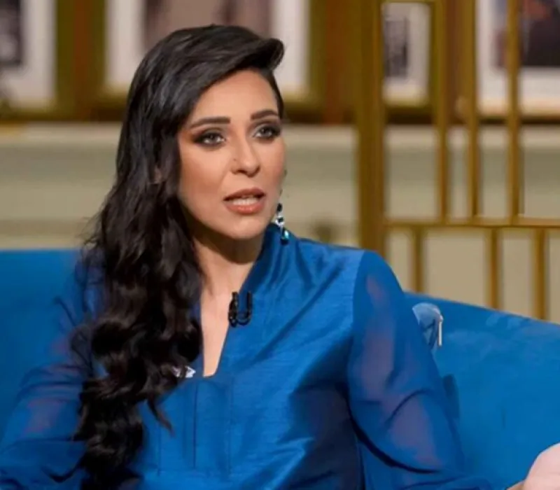 خفة الحضور وطمأنينة الروح: نورهان تستعيد سحرها بعد (20) عامًا من الغياب