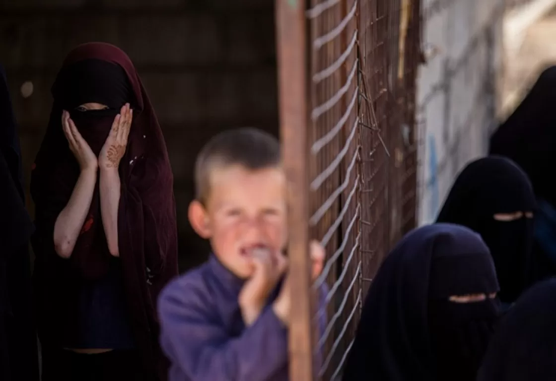 أطفال داعش في مخيم الهول بسوريا.. "قنبلة التنظيم" الموقوتة 
